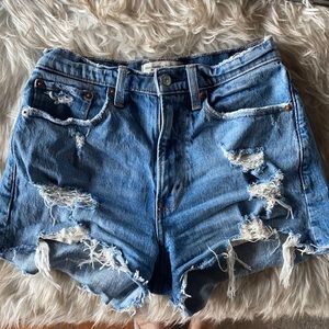 Abercrombie & Fitch curve love medium destroyed